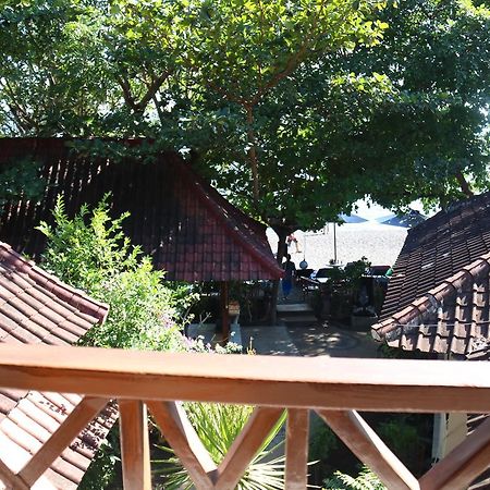 Blue Star Bungalows & Cafe Amed  Exterior photo
