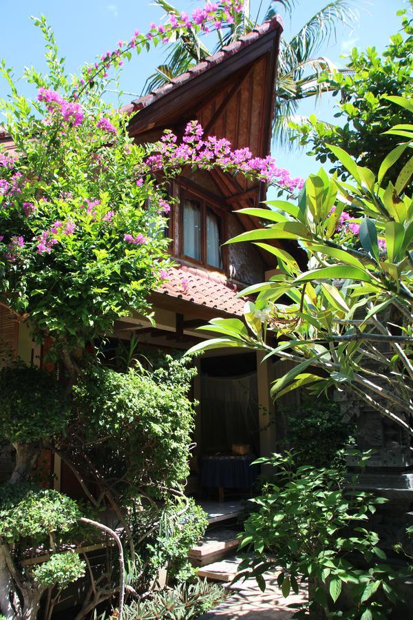 Blue Star Bungalows & Cafe Amed  Exterior photo